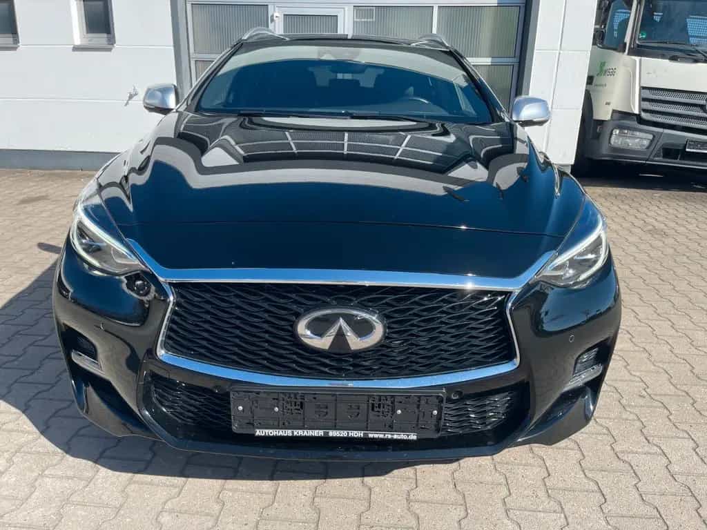 Infiniti Q30 2.0T AWD Sport/AHK/LED/360°/NAVI/SHZ/BOSE 03/2017-photo-3