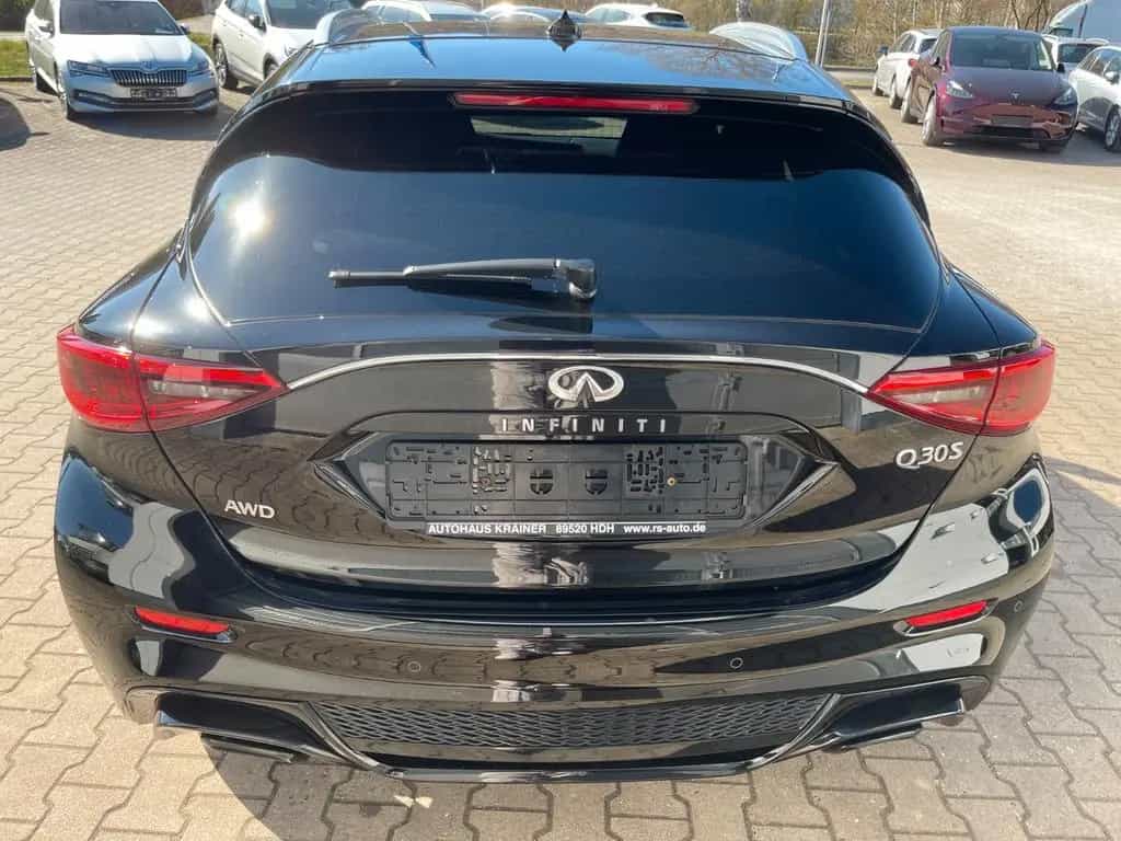 Infiniti Q30 2.0T AWD Sport/AHK/LED/360°/NAVI/SHZ/BOSE 03/2017-photo-4