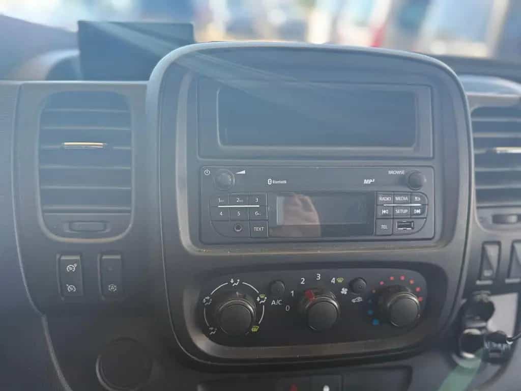 Opel Vivaro B Combi L1H1*Klima*9-Sitze*AHK*SCHECKHEFT 08/2018-photo-14