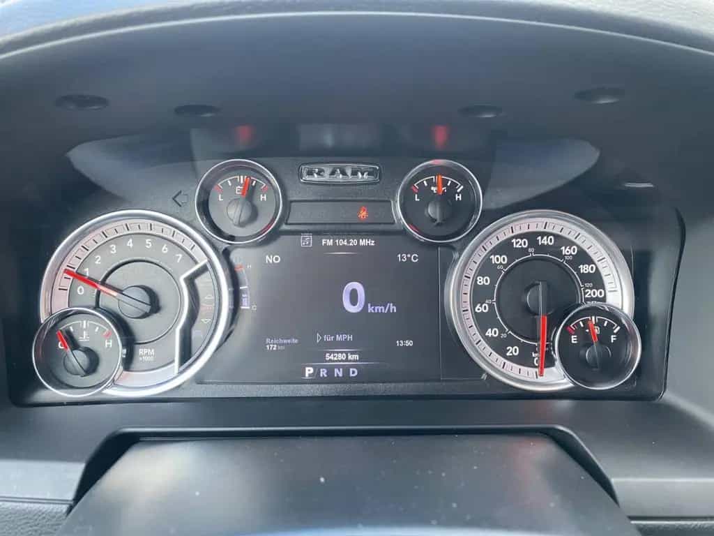 Dodge Ram 1500 Laramie Classic Crew Cab 12/2019-photo-10