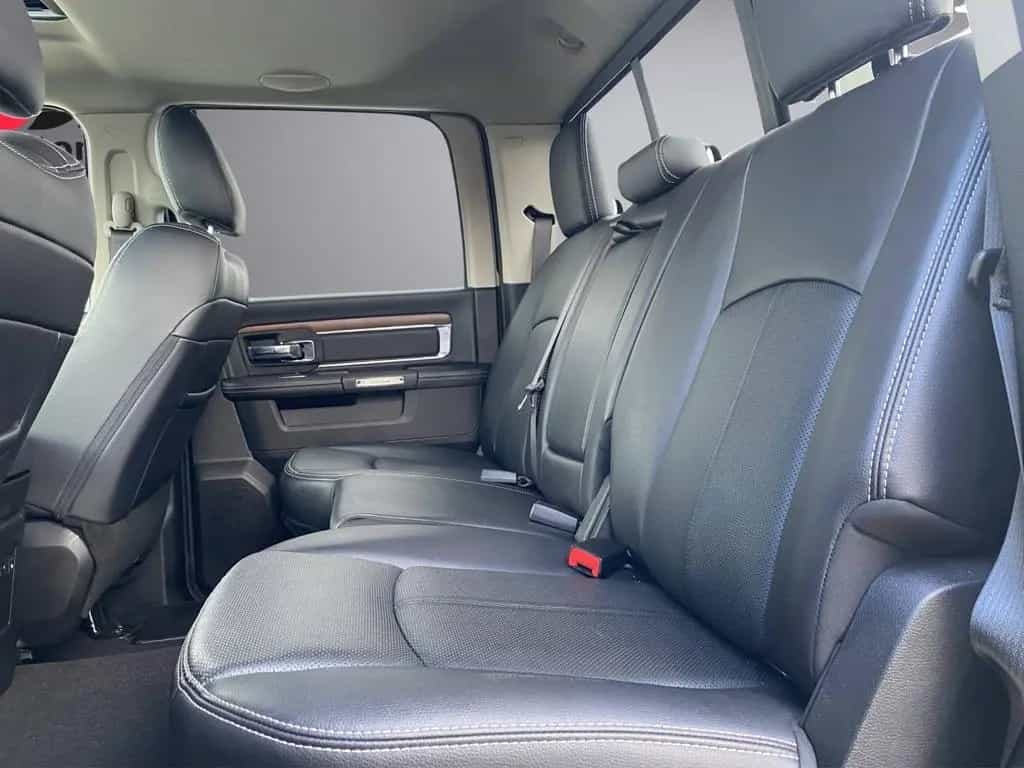 Dodge Ram 1500 Laramie Classic Crew Cab 12/2019-photo-12