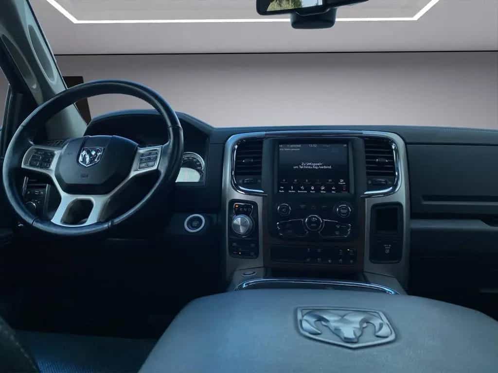 Dodge Ram 1500 Laramie Classic Crew Cab 12/2019-photo-13