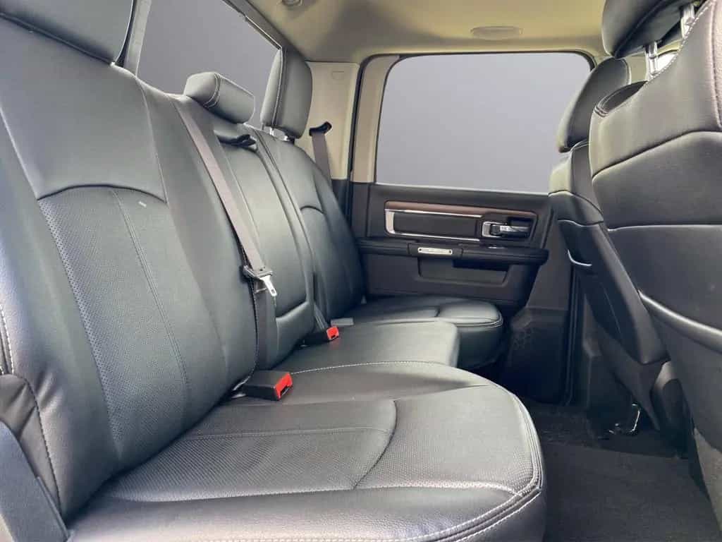 Dodge Ram 1500 Laramie Classic Crew Cab 12/2019-photo-18