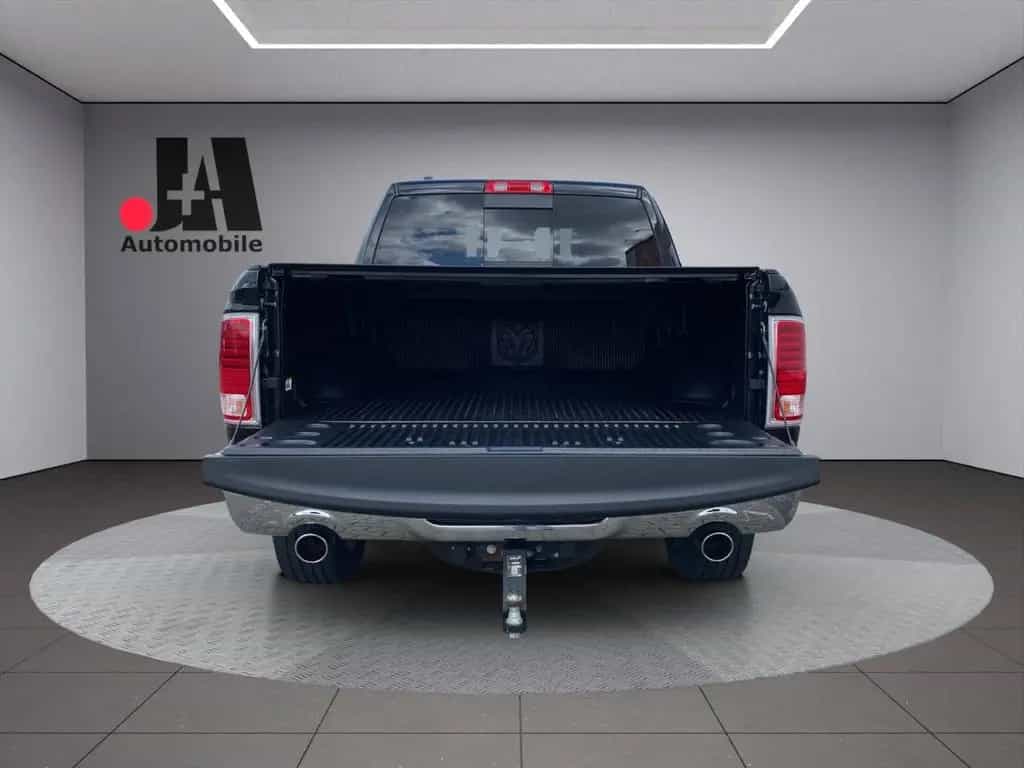 Dodge Ram 1500 Laramie Classic Crew Cab 12/2019-photo-19