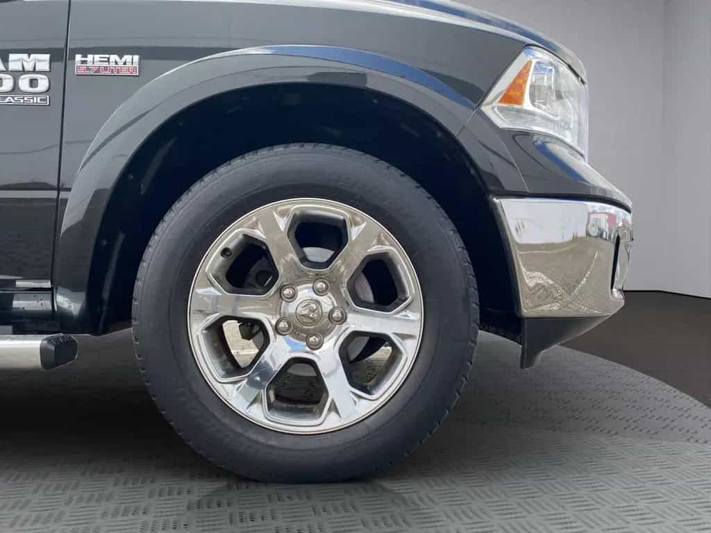 Dodge Ram 1500 Laramie Classic Crew Cab 12/2019-photo-22