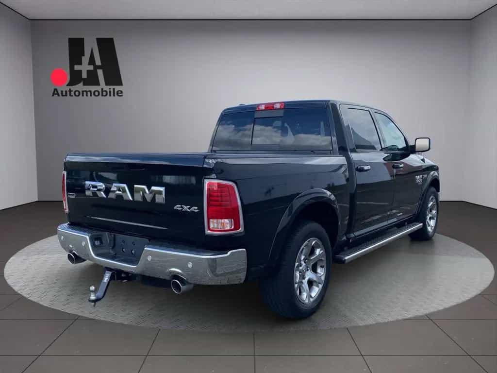 Dodge Ram 1500 Laramie Classic Crew Cab 12/2019-photo-5