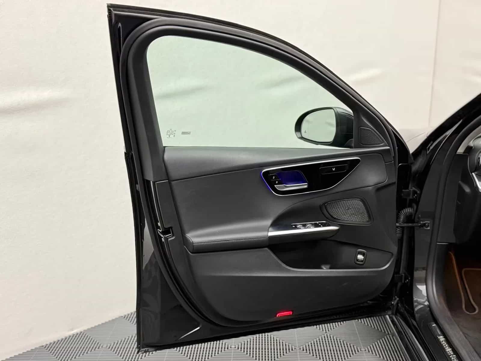 Mercedes-Benz C-Class 220 11/2022-photo-13