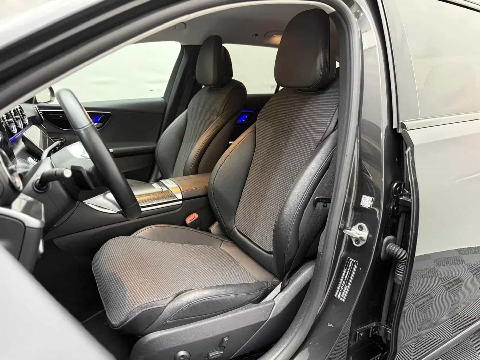 Mercedes-Benz C-Class 220 11/2022-photo-16