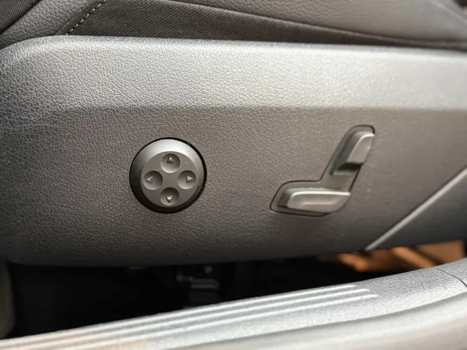 Mercedes-Benz C-Class 220 11/2022-photo-17