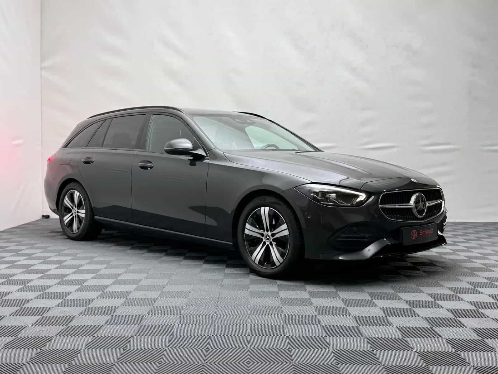 Mercedes-Benz C-Class 220 11/2022-photo-2