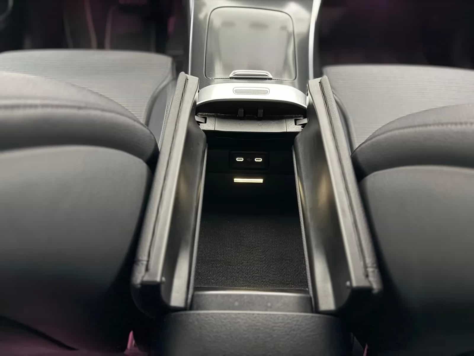 Mercedes-Benz C-Class 220 11/2022-photo-33