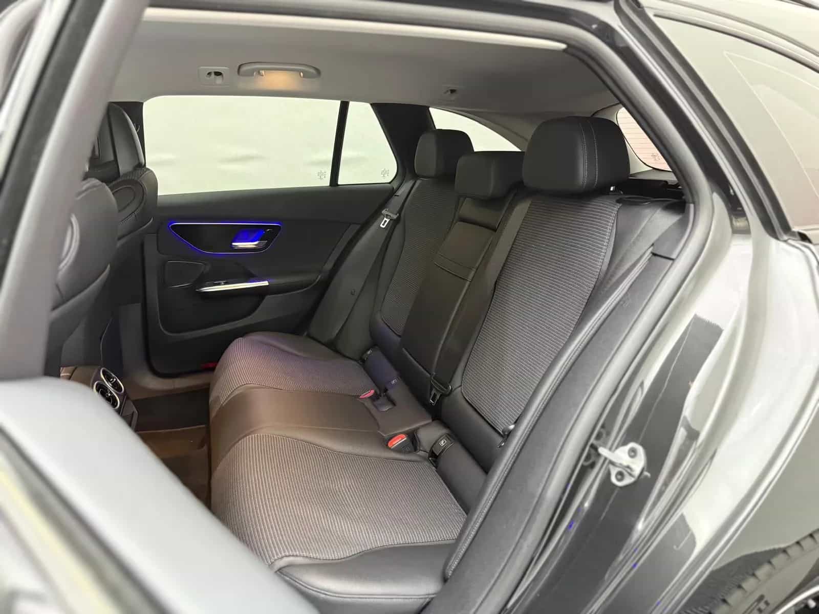 Mercedes-Benz C-Class 220 11/2022-photo-43