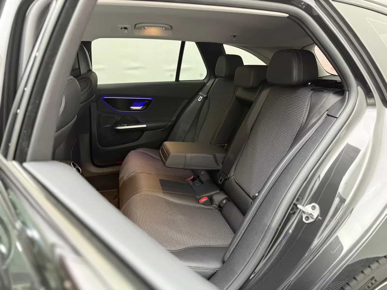 Mercedes-Benz C-Class 220 11/2022-photo-44