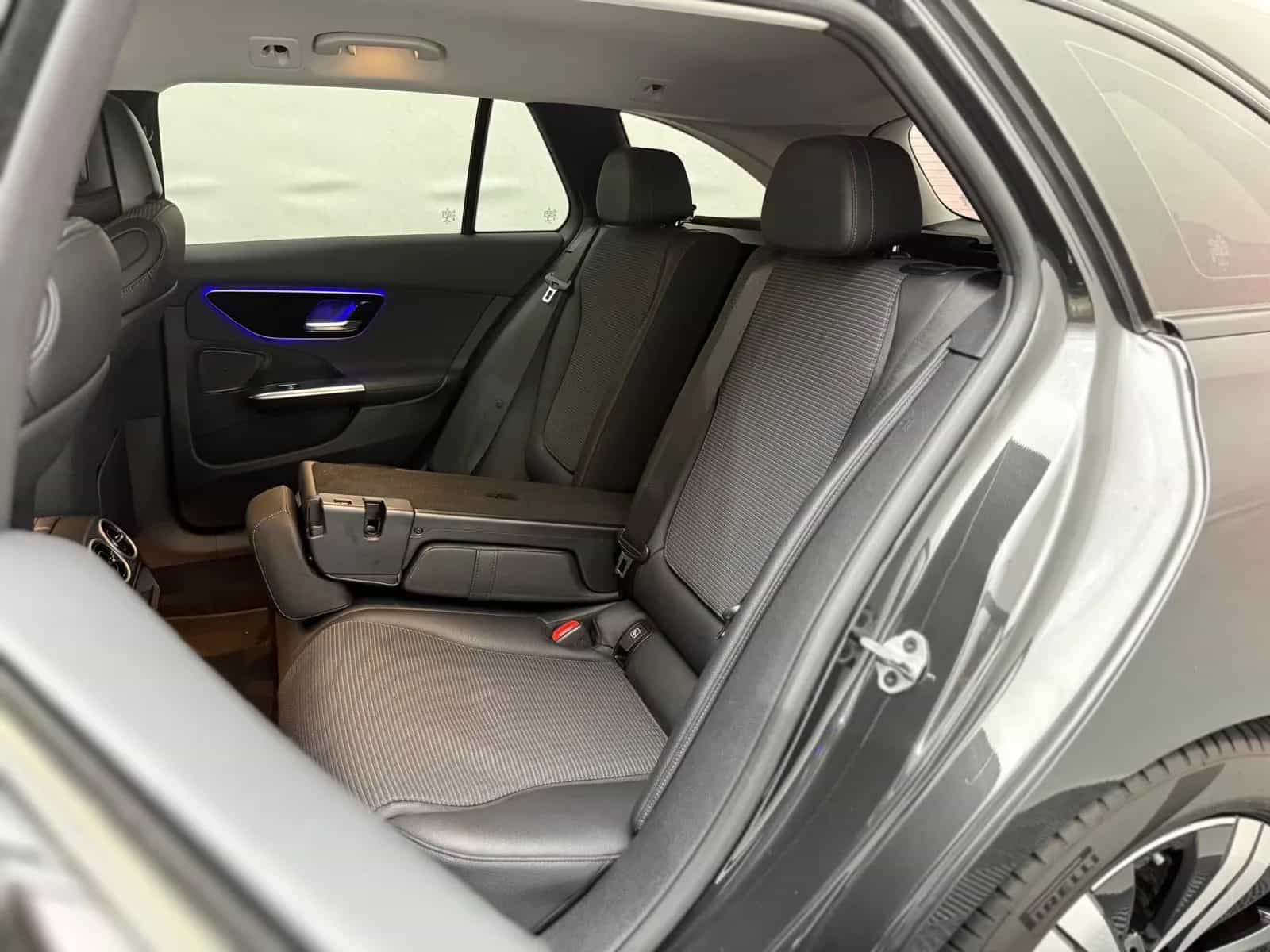 Mercedes-Benz C-Class 220 11/2022-photo-45