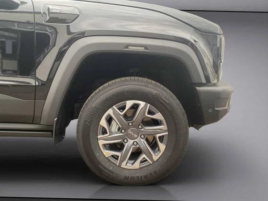 BAIC BJ40 2.0T 4WD 8 Gang AT 360-Cam Pano null-photo-21