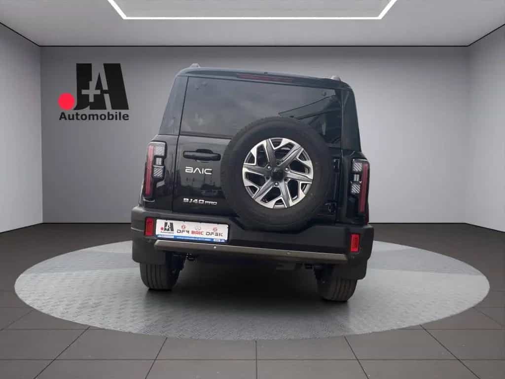 BAIC BJ40 2.0T 4WD 8 Gang AT 360-Cam Pano null-photo-3