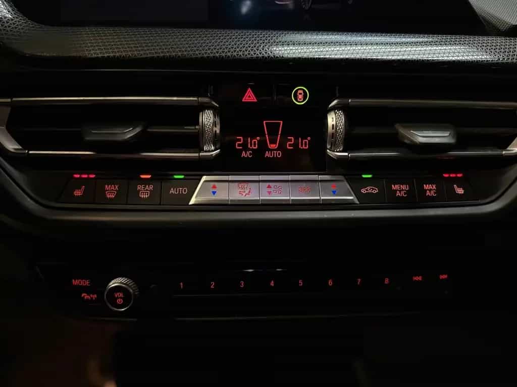 BMW 118 d Luxury Line *LED*NAVI* 02/2021-photo-27