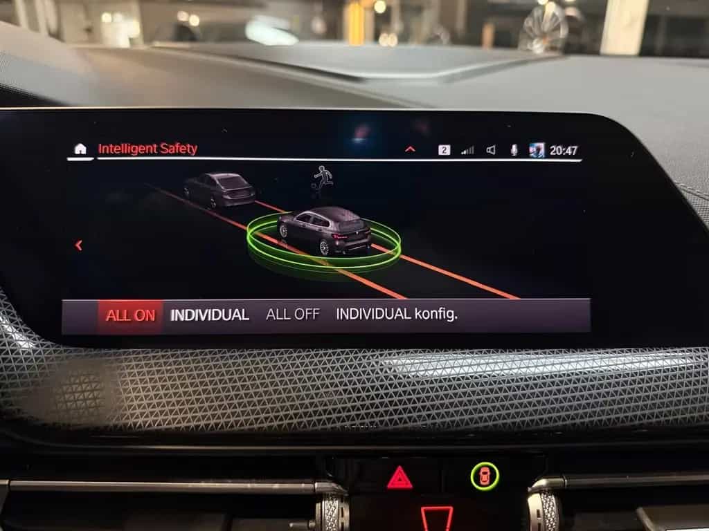BMW 118 d Luxury Line *LED*NAVI* 02/2021-photo-30