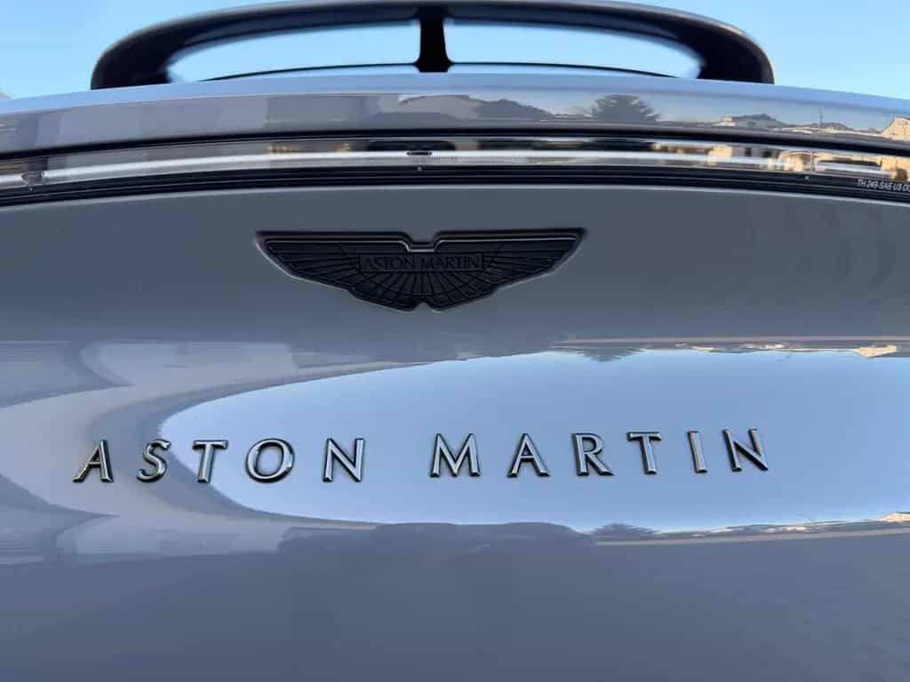 Aston Martin DBX 4.0 V8 *1.HD+CARBON+22ZOLL+PANO+CHINA GREY* 05/2022-photo-17