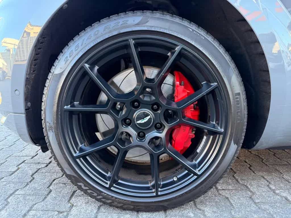 Aston Martin DBX 4.0 V8 *1.HD+CARBON+22ZOLL+PANO+CHINA GREY* 05/2022-photo-19