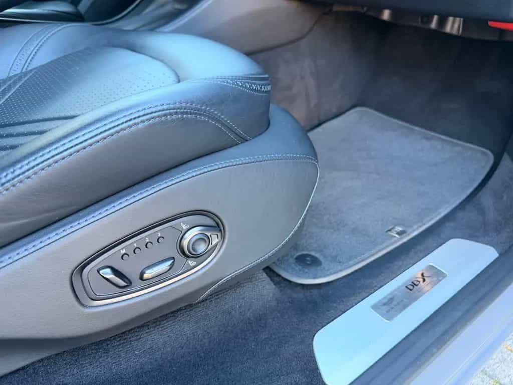Aston Martin DBX 4.0 V8 *1.HD+CARBON+22ZOLL+PANO+CHINA GREY* 05/2022-photo-43