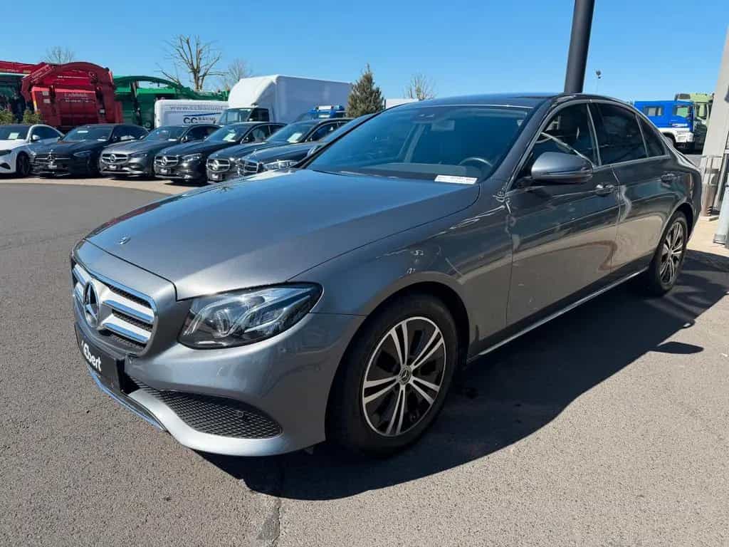 Mercedes-Benz E-Class 200 Avantgarde+RFK+Multibeam+Ambiente+ 03/2017-photo-1