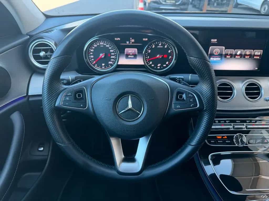 Mercedes-Benz E-Class 200 Avantgarde+RFK+Multibeam+Ambiente+ 03/2017-photo-12
