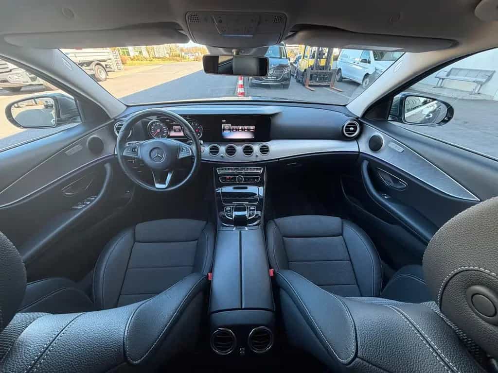 Mercedes-Benz E-Class 200 Avantgarde+RFK+Multibeam+Ambiente+ 03/2017-photo-14