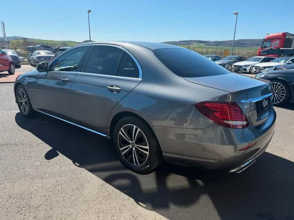 Mercedes-Benz E-Class 200 Avantgarde+RFK+Multibeam+Ambiente+ 03/2017-photo-2