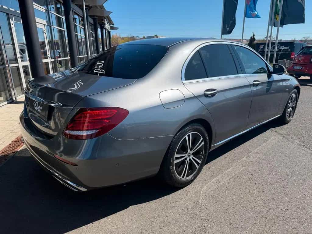 Mercedes-Benz E-Class 200 Avantgarde+RFK+Multibeam+Ambiente+ 03/2017-photo-3