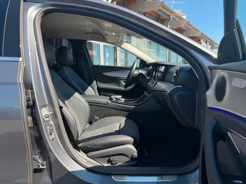 Mercedes-Benz E-Class 200 Avantgarde+RFK+Multibeam+Ambiente+ 03/2017-photo-5