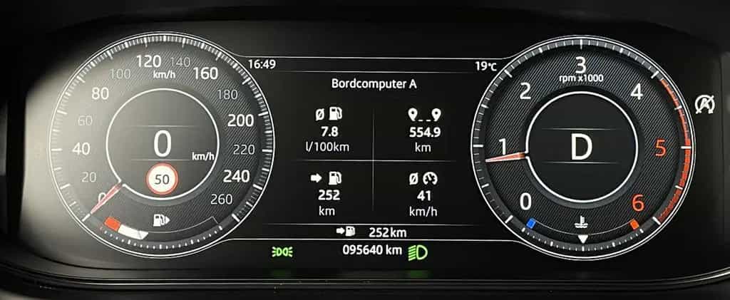 Jaguar E-Pace D180*R-DYNAMIC AWD*BLACK PACK*20Z*9-GANG* 08/2019-photo-17