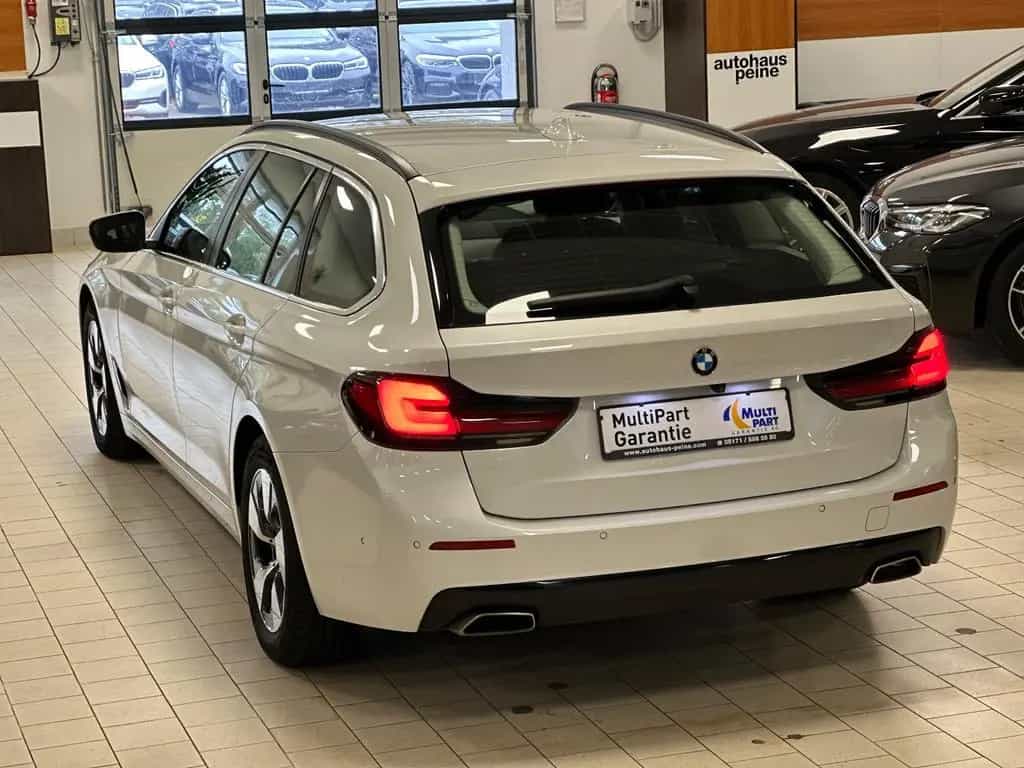 BMW 5 Series 530d xDrive HUD/Park&DriveAss/SportLederSitze 08/2020-photo-1