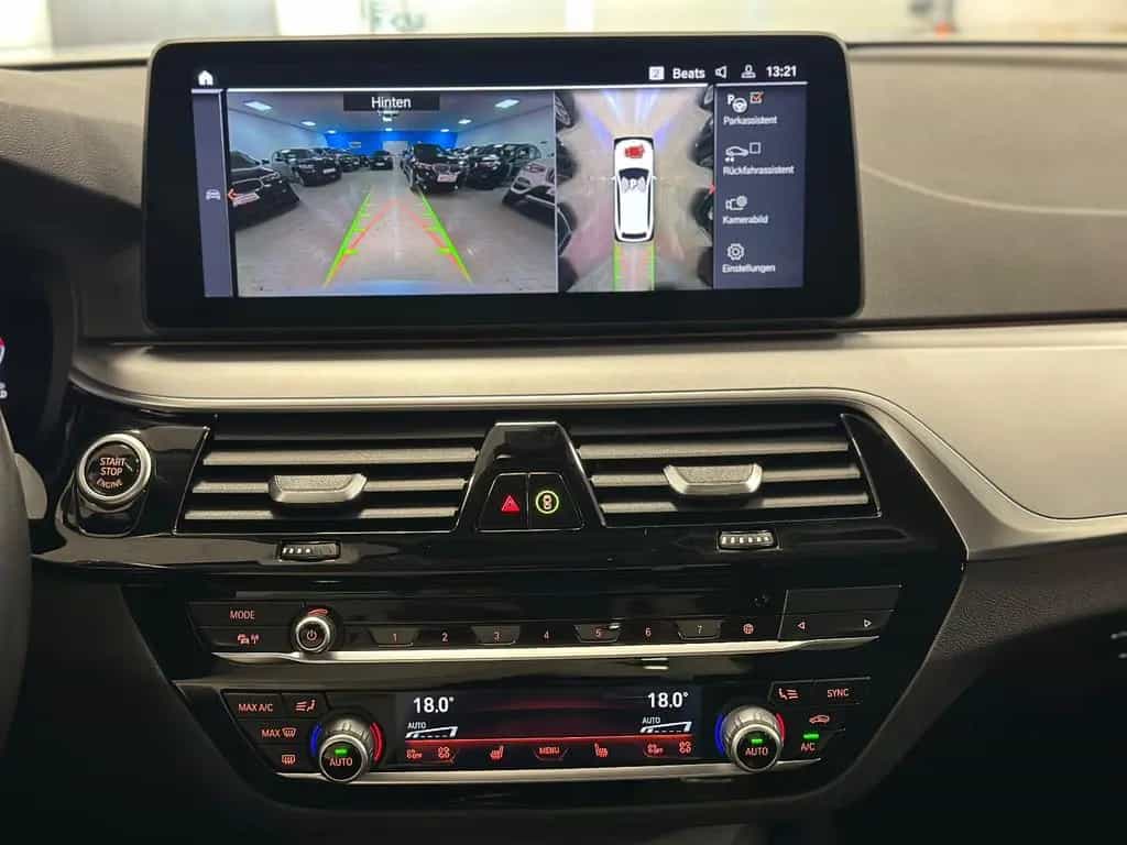 BMW 5 Series 530d xDrive HUD/Park&DriveAss/SportLederSitze 08/2020-photo-17