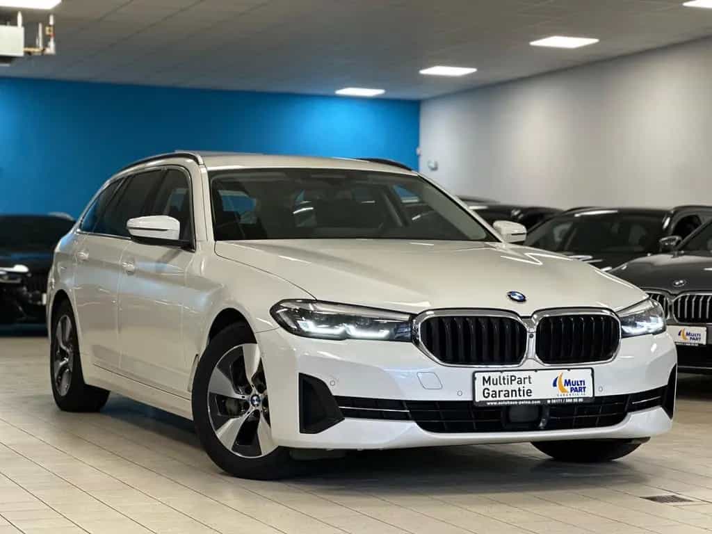 BMW 5 Series 530d xDrive HUD/Park&DriveAss/SportLederSitze 08/2020-photo-26