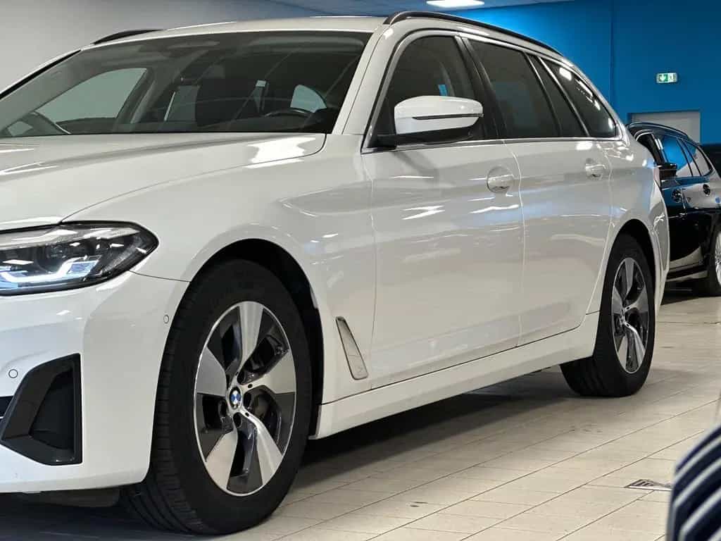 BMW 5 Series 530d xDrive HUD/Park&DriveAss/SportLederSitze 08/2020-photo-28