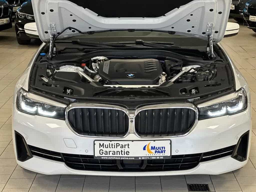 BMW 5 Series 530d xDrive HUD/Park&DriveAss/SportLederSitze 08/2020-photo-29
