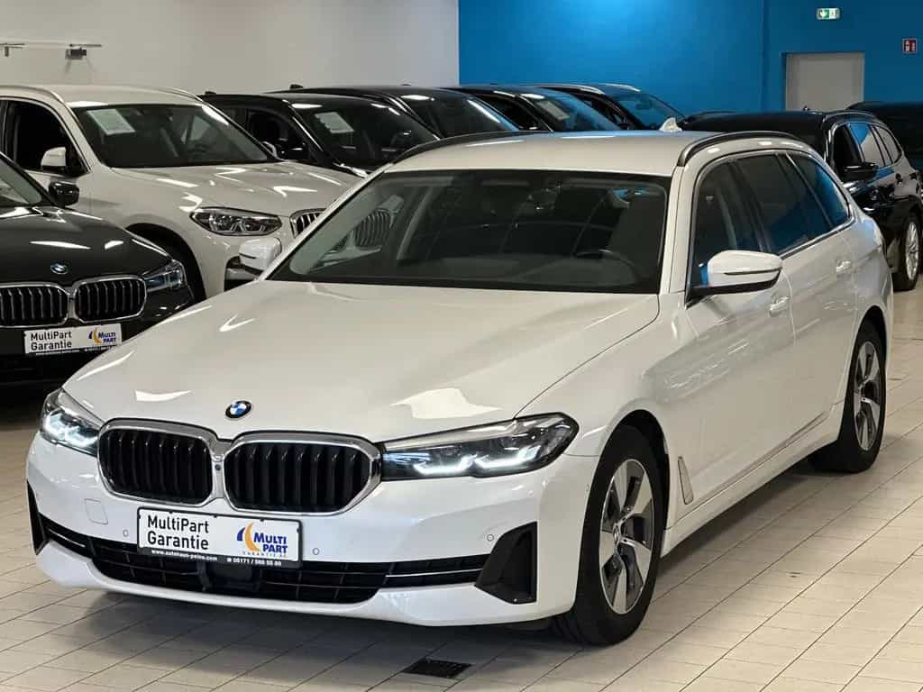 BMW 5 Series 530d xDrive HUD/Park&DriveAss/SportLederSitze 08/2020-photo-5