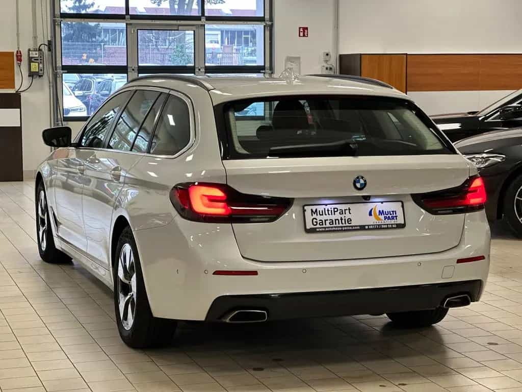 BMW 5 Series 530d xDrive HUD/Park&DriveAss/SportLederSitze 08/2020-photo-7
