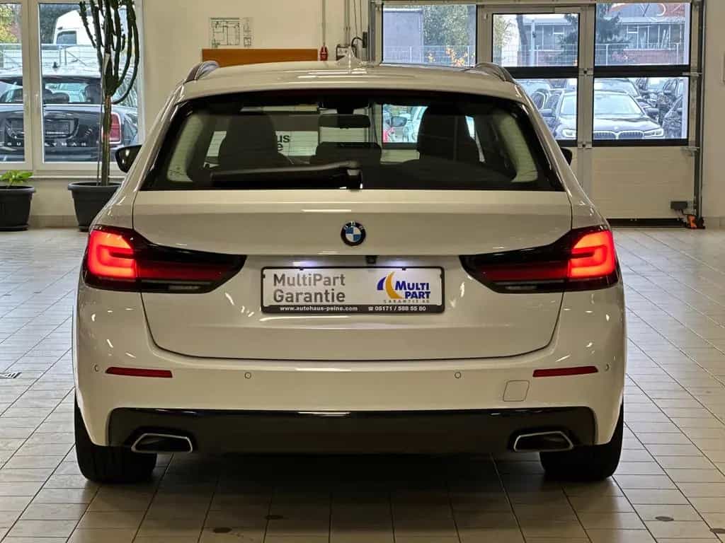 BMW 5 Series 530d xDrive HUD/Park&DriveAss/SportLederSitze 08/2020-photo-8