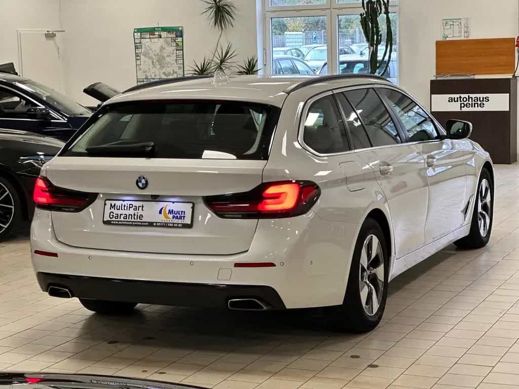 BMW 5 Series 530d xDrive HUD/Park&DriveAss/SportLederSitze 08/2020-photo-9
