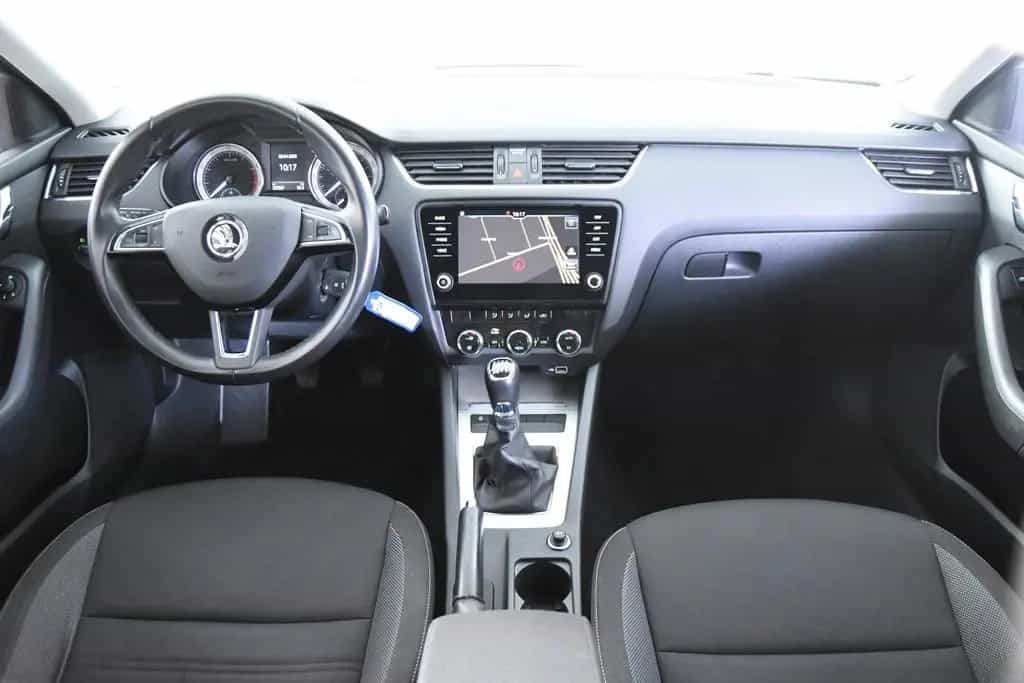 Skoda Octavia Combi *1.Hand*Navi*Park ass.*AHK* 12/2020-photo-1