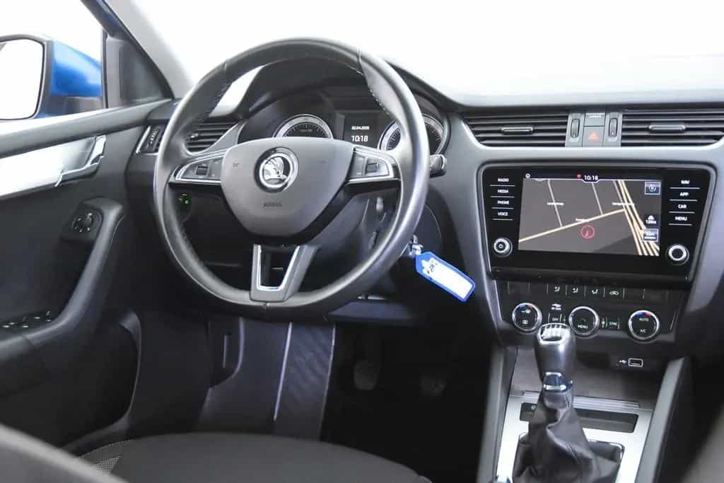 Skoda Octavia Combi *1.Hand*Navi*Park ass.*AHK* 12/2020-photo-10