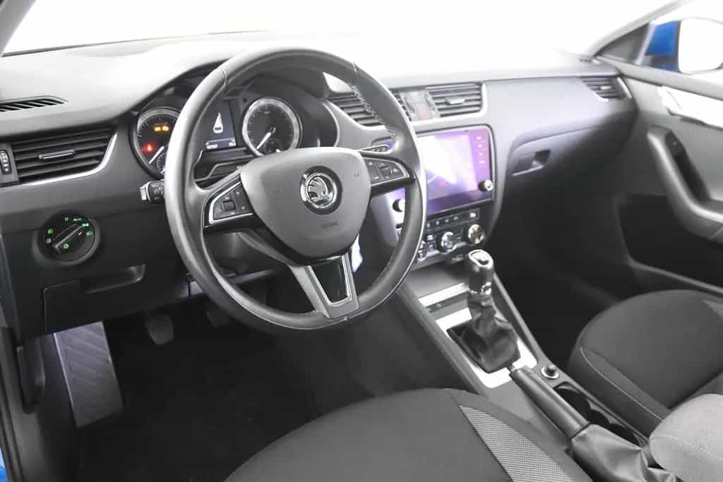 Skoda Octavia Combi *1.Hand*Navi*Park ass.*AHK* 12/2020-photo-11
