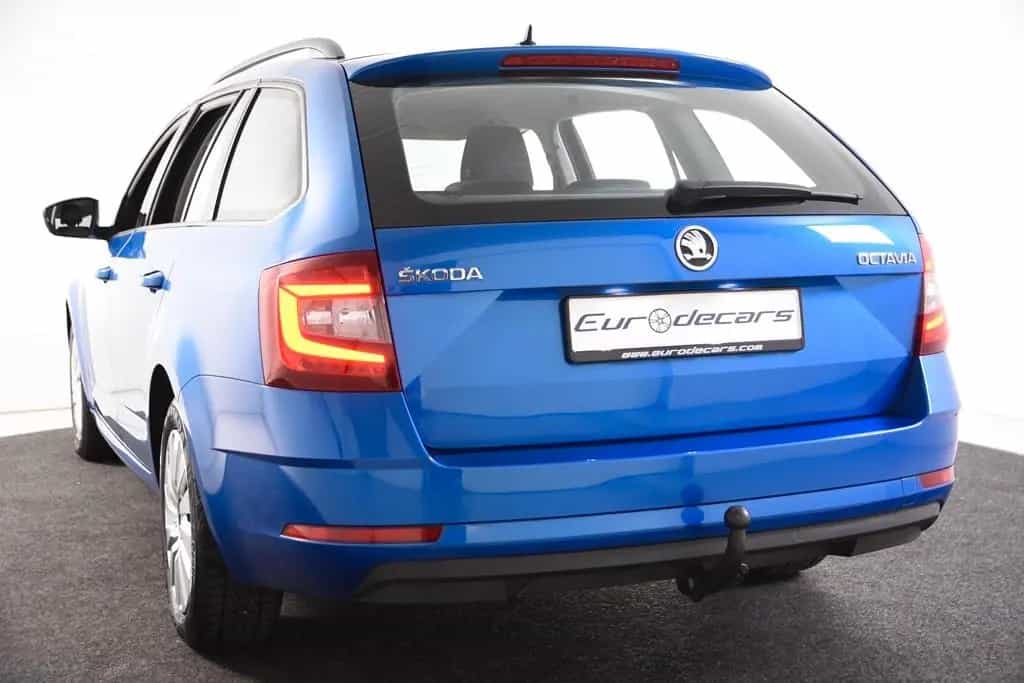 Skoda Octavia Combi *1.Hand*Navi*Park ass.*AHK* 12/2020-photo-24