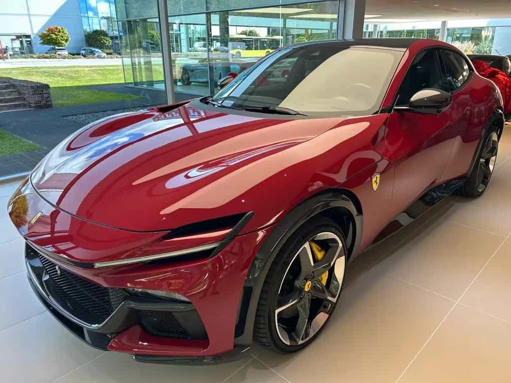 Ferrari Purosangue 10/2025-photo-1