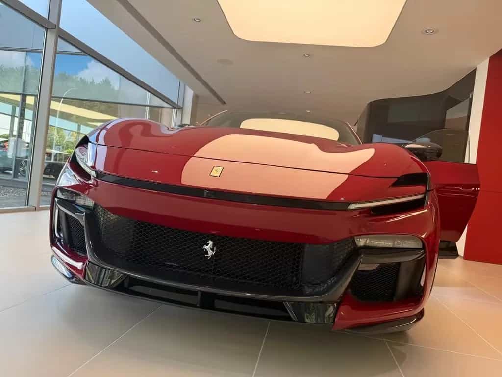 Ferrari Purosangue 10/2025-photo-4