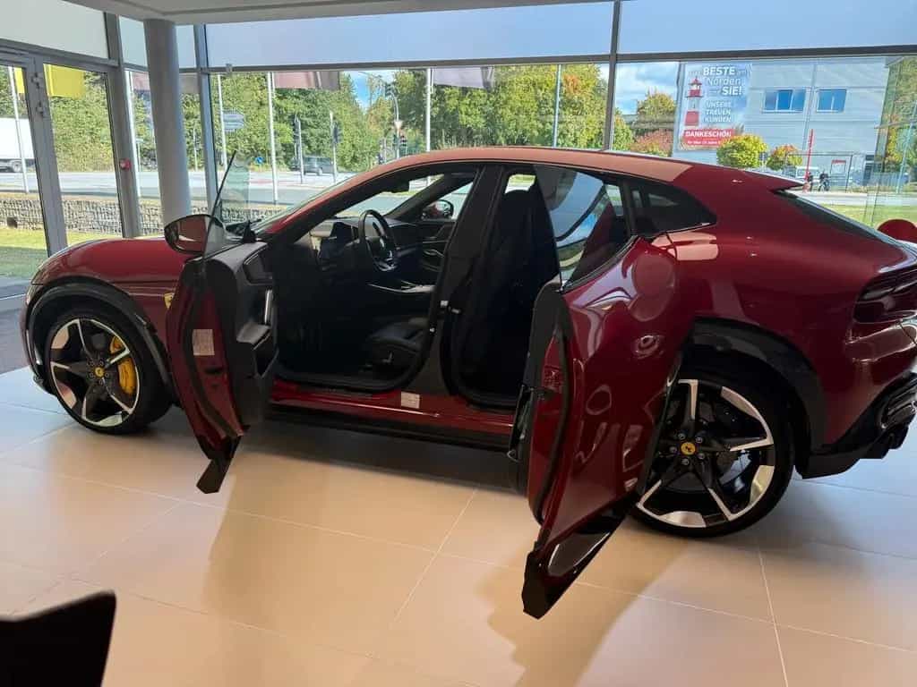 Ferrari Purosangue 10/2025-photo-7