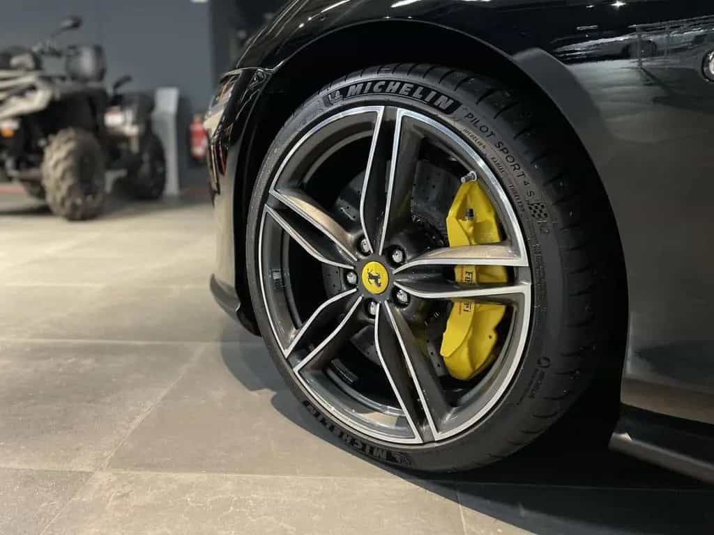 Ferrari Roma SPIDER Dayt Display MagRide 2025 Sportpaket 05/2025-photo-18