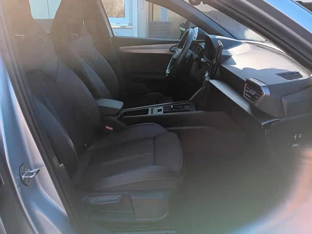 Cupra Leon Sportstourer VZ 4Drive AHZV Klima Kamera 07/2022-photo-10